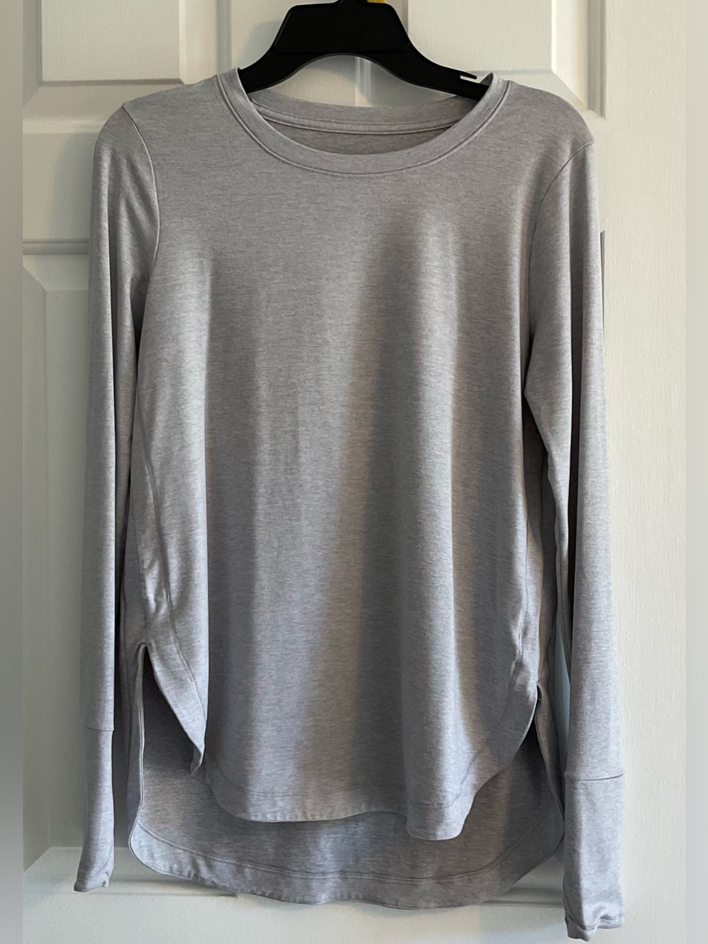 Athleta Light Gray Long-Sleeve Crewneck Top - Size Small